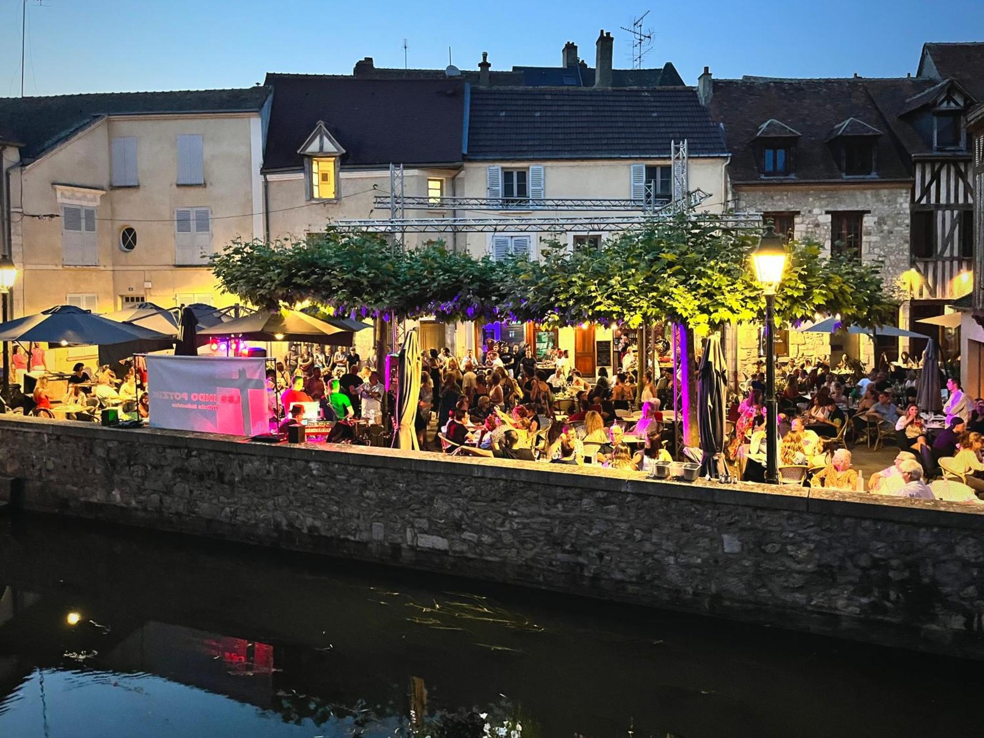 Ferienwohnung La Perle Montargis Exterior foto